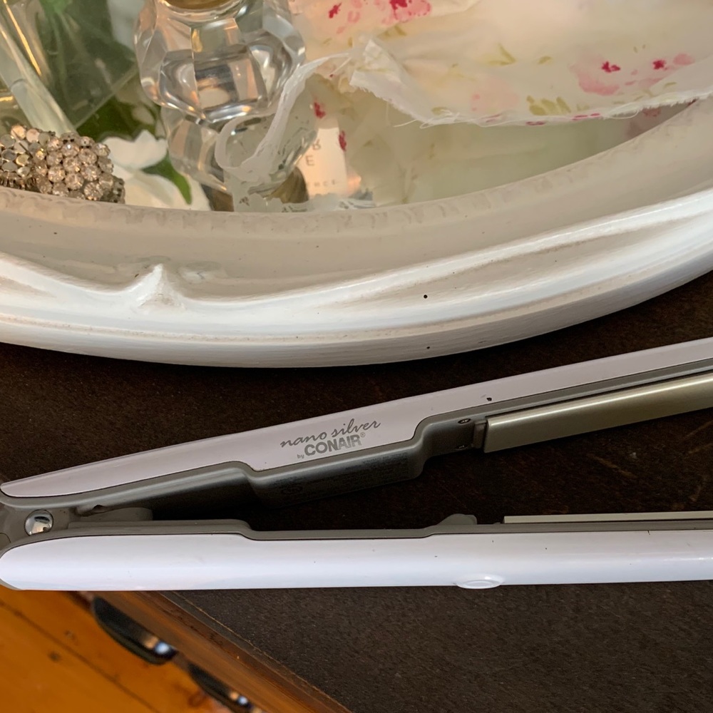 NANO SILVER CONAIR straightener!
